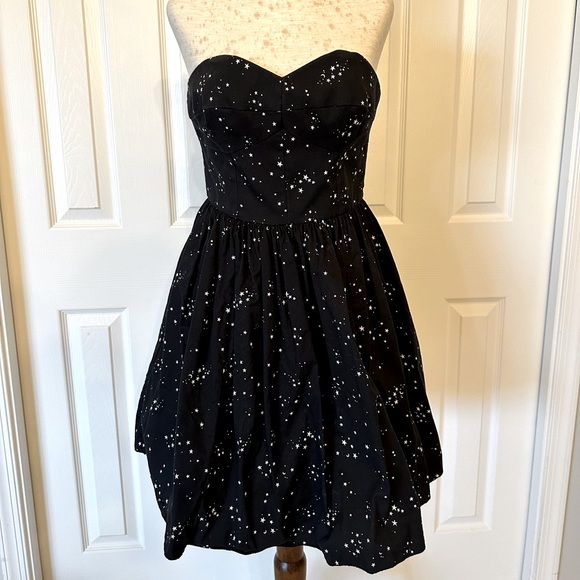 Jack Wills Dresses & Skirts - 4 - Jack Wills Strapless Dress